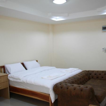 Grand Perfect Apartment Удон Тани Екстериор снимка